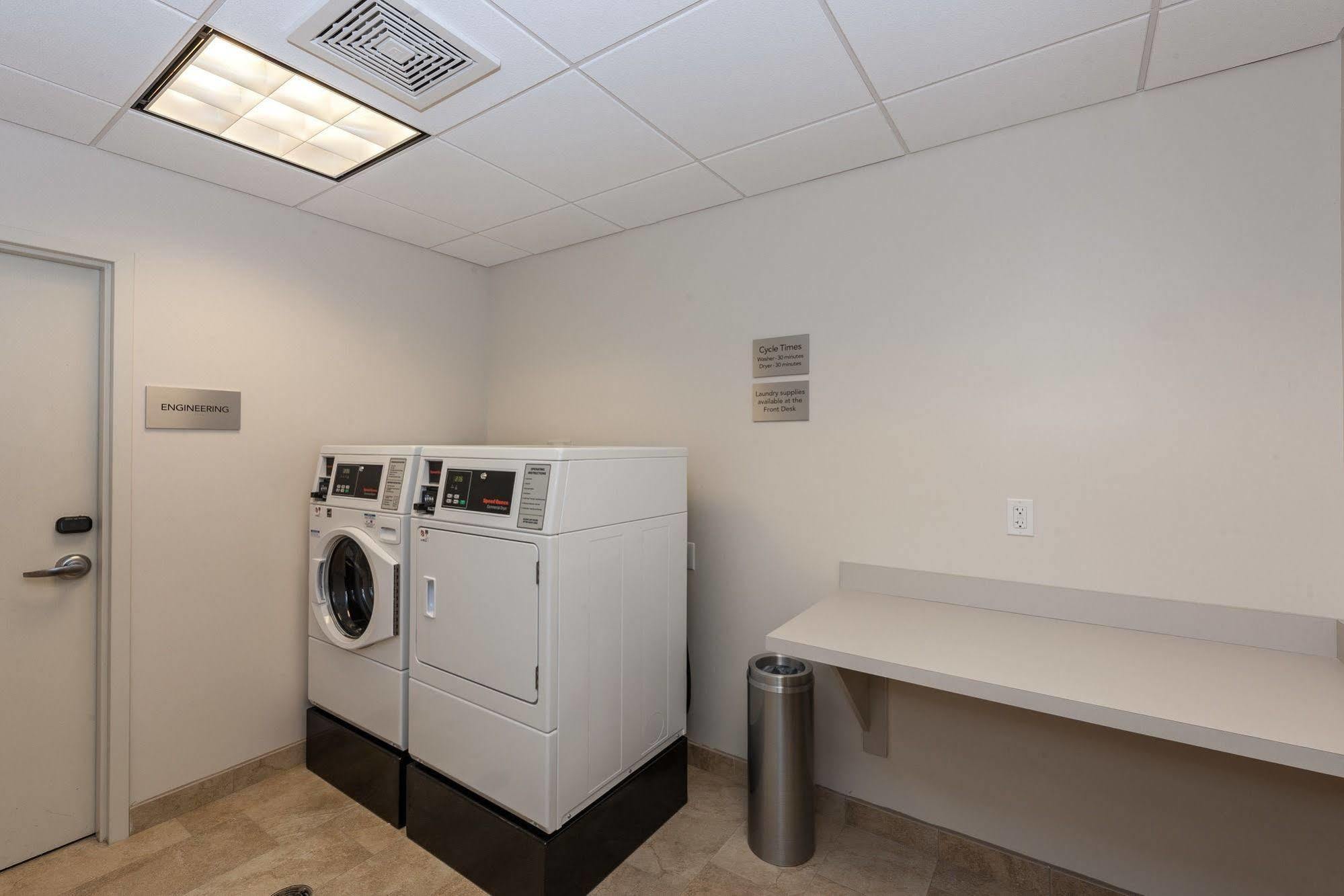 Hotel Courtyard By Marriott Boston Littleton Extérieur photo